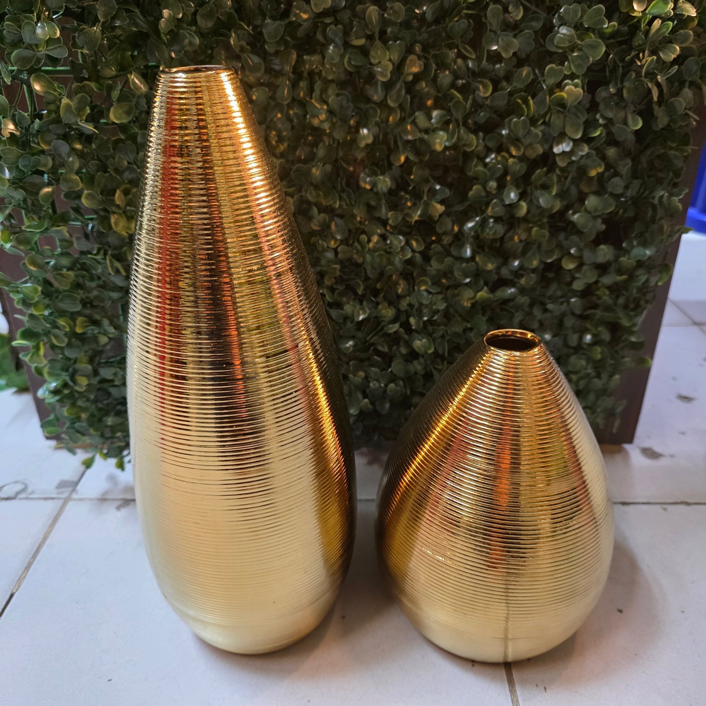 Round ceremic vase