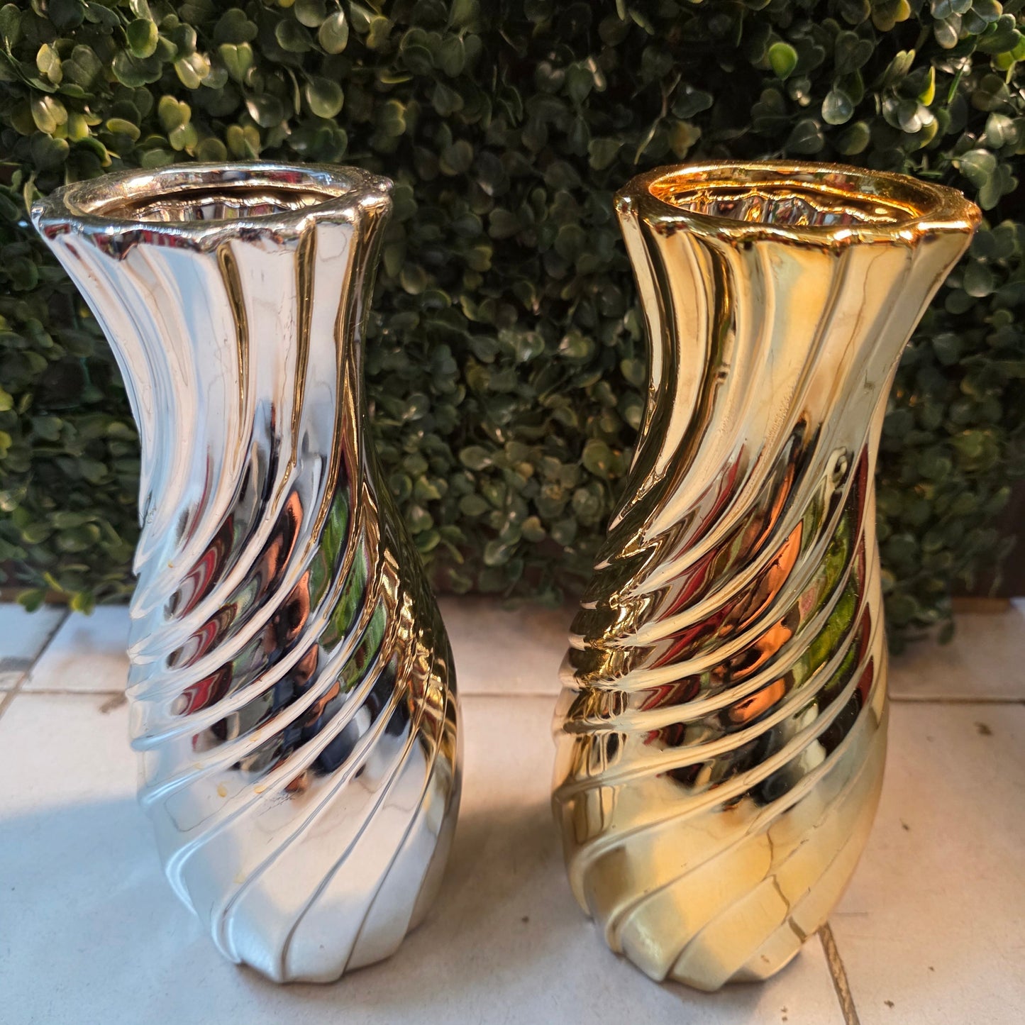 Twisted ceremic vase