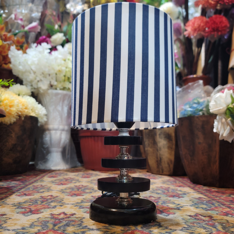 Simple Rod Antique Lamp