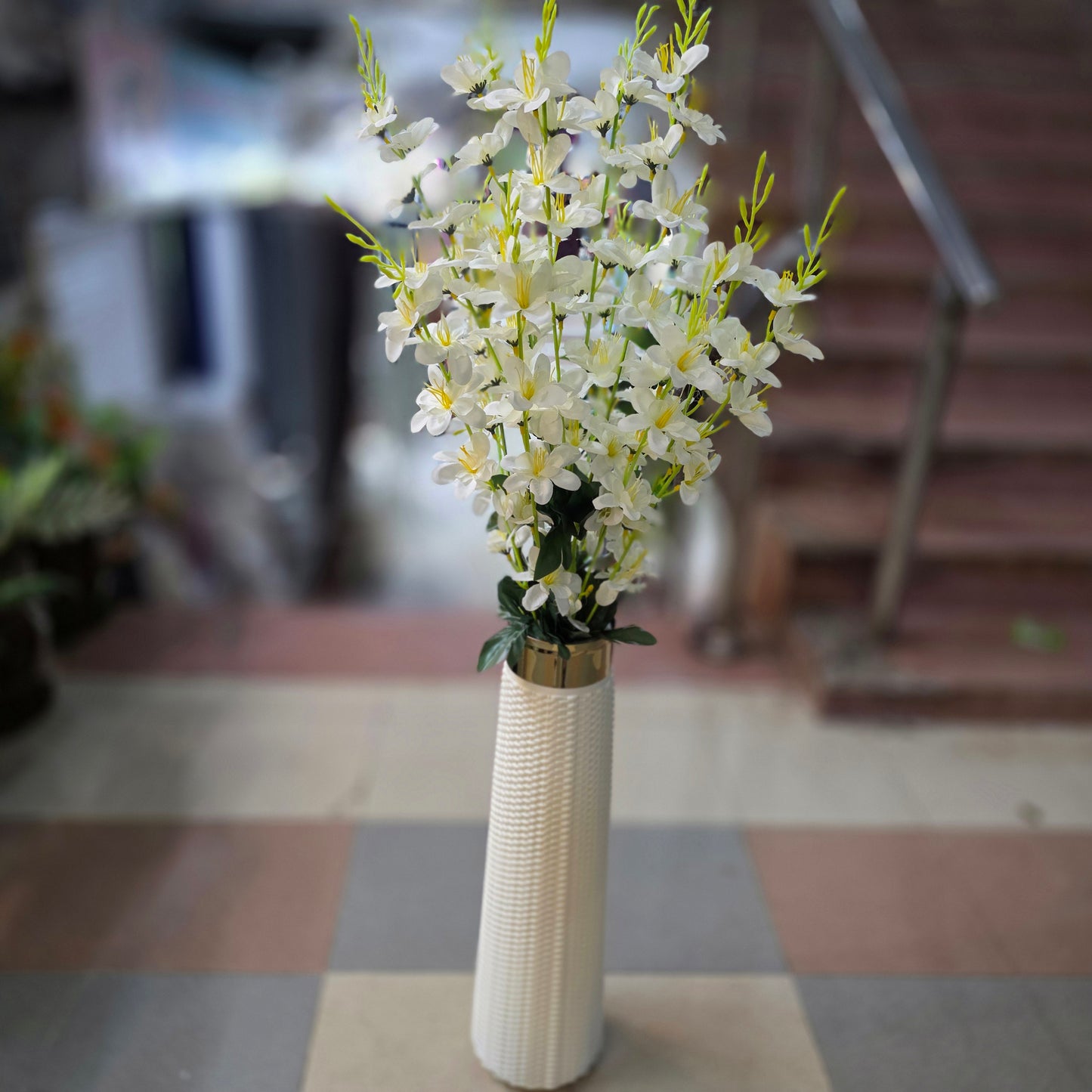 Gladiolus in Cylinder Pot 4ft