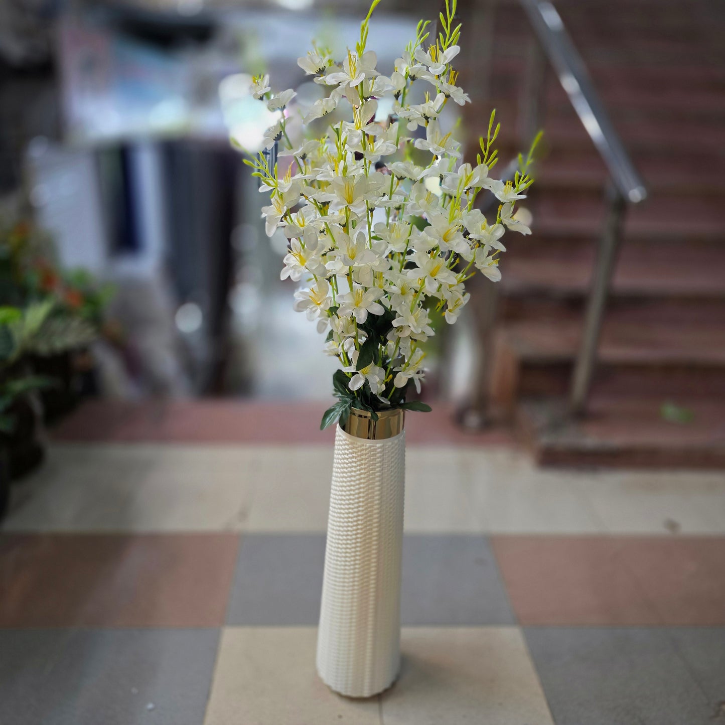 Gladiolus in Cylinder Pot 4ft