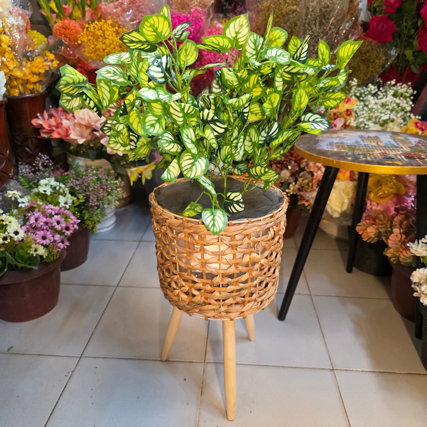 Rattan Cane Tripod Stand